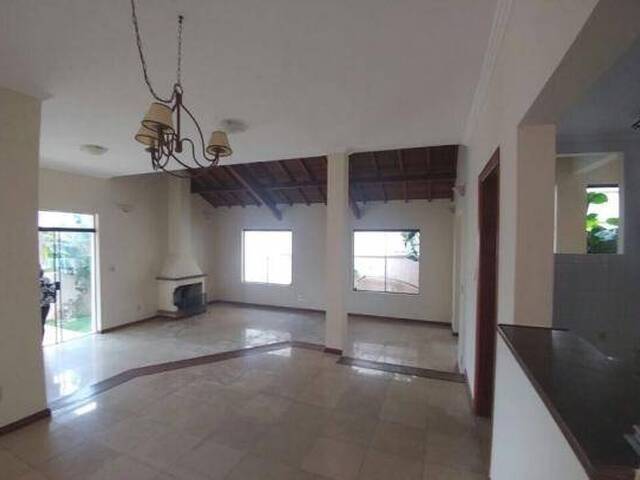 Casa para Venda em Santana de Parnaíba - 3