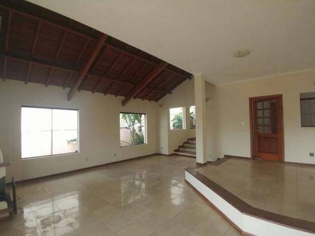 Casa para Venda em Santana de Parnaíba - 5